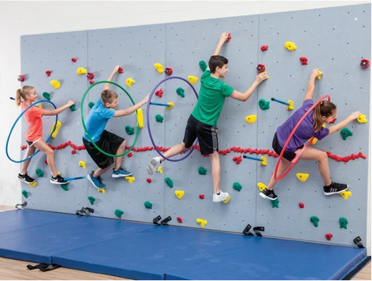 Maximizing the Benefits of a Horizontal Climbing Wall — featured image